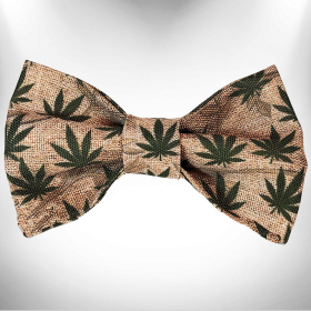 Bow Tie (Color: Smokin' Doggie, size: Large 5"x 2.5")